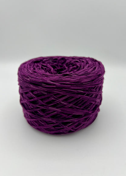 UNDOYARN „Pflaume Glanz“ – Polyacryl-Polyester-Band - 405g