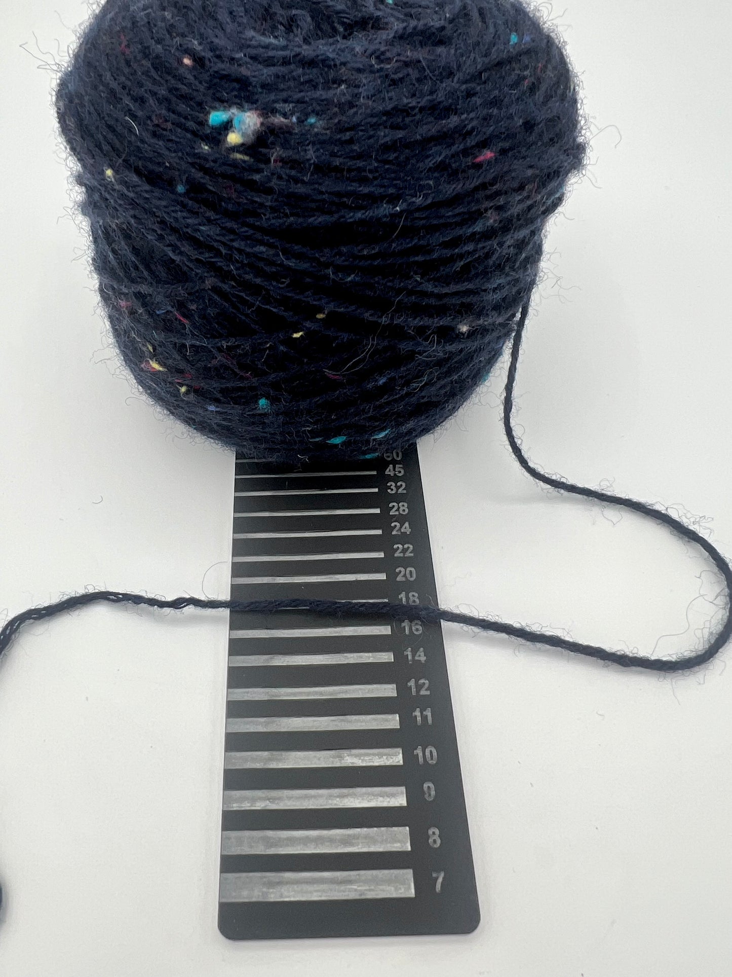 UNDOYARN – Black Tweed Wollgarn - 215g