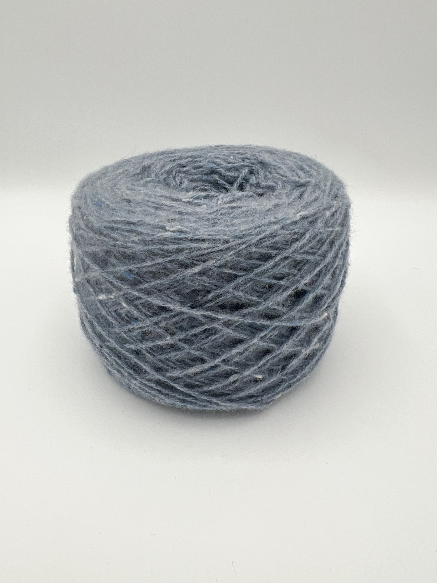UNDOYARN - Rauchblaue Wolle - 245g