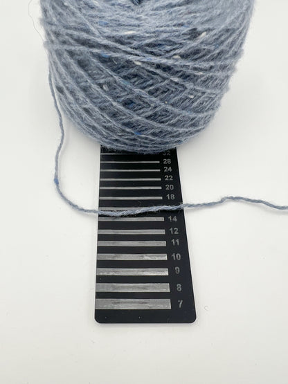 UNDOYARN - Rauchblaue Wolle - 245g