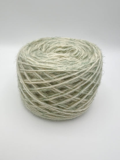 UNDOYARN - Salbeigrüne Wolle - 780g