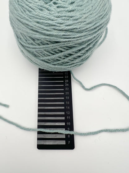 UNDOYARN -  blaugrüne Wolle - 556g