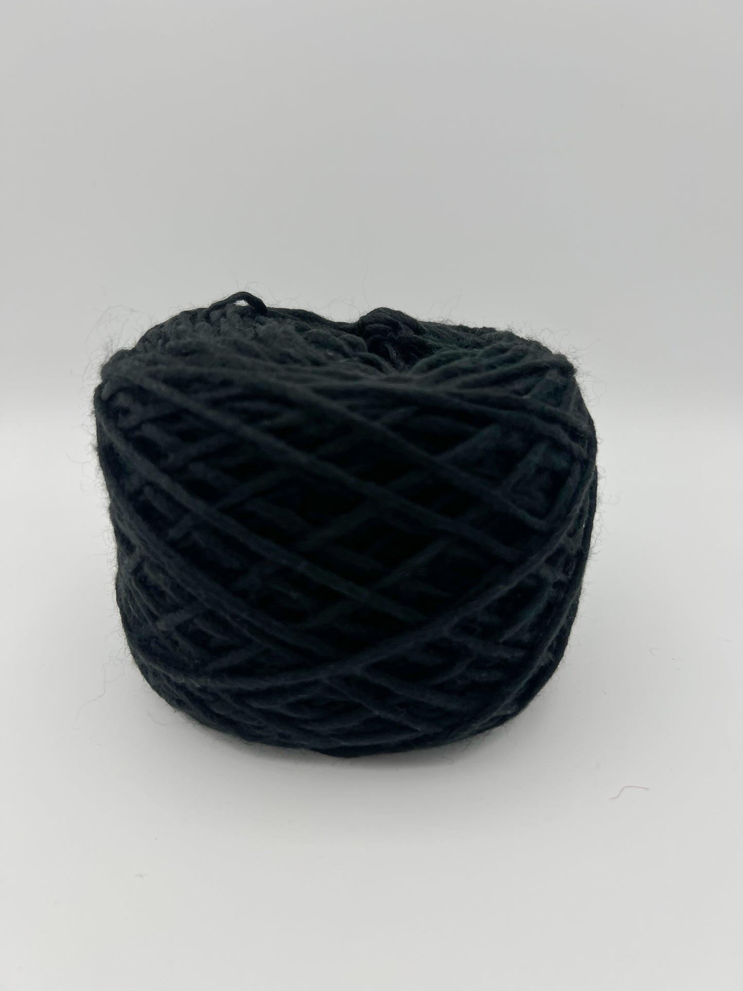 UNDOYARN - schwarzes Polyacryl - 176g